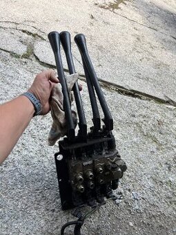 Hydraulicky rozvadzac