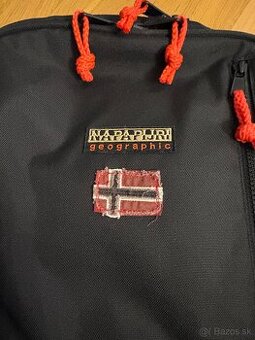 Napapijri kufor / ruksak