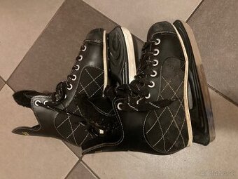 Hokejové korčule veľkosť 38