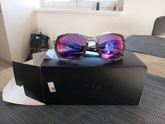 Oakley slnečné okuliare