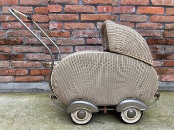 Starožitný kočár pre bábiky