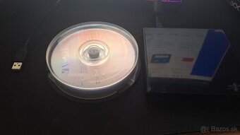 Externá DVD mechanika + 8 DVD-R