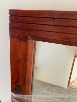 Masívne drevené zrkadlo 115 × 60 cm – stav veľmi dobrý – 50
