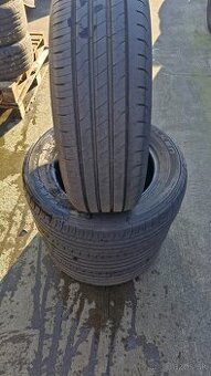 Good Year 215/65 R16