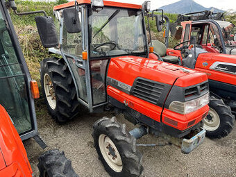 Malotraktor Kubora GL320 s kabínou