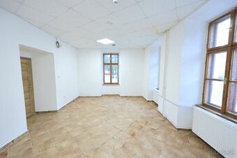 Kancelárske a obchodné priestory KNM