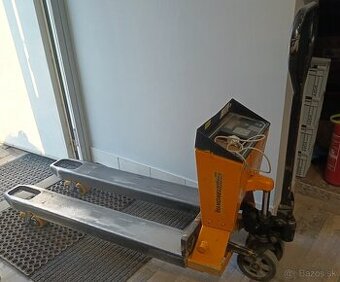 paletovy vozik s váhou