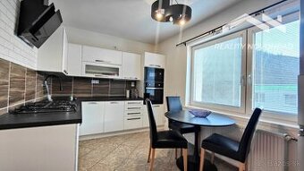 TOP cena – 2-izbový byt Zlatno / 2 loggie / so zariadením