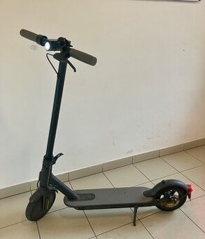 Elektrická kolobežka - Xiaomi Mi Electric Scooter 1S
