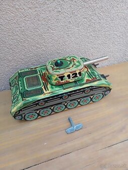 Starý plechový tank na klúč KDN - funkčný
