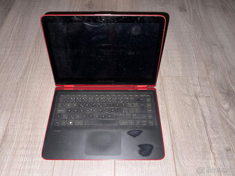 HP Pavilion x360 Laptop (červená edícia)
