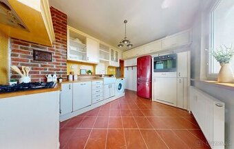 ŠTÝLOVÝ 3 IZB. BYT S LODŽIOU, LAMAČ, STUDENOHORSKÁ UL. - 1