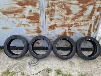 Zimné pneumatiky 215/50 R18 Continental