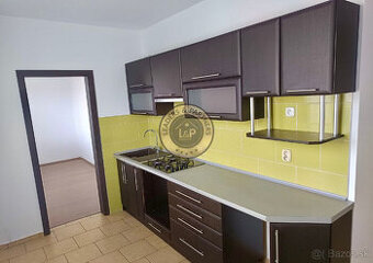 NA PREDAJ - 4 izbový byt s loggiou v Prešove