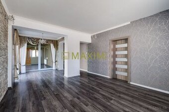 Nadčasový rodinný dom plný priestoru a elegancie – s bonusom