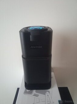 LCD projektor s Androidem 13 a televizními aplikacemi