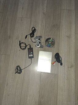 Sony PS2 slim silver funkčná.