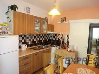 RK EXPRES - predaj 4 izbový byt v Handlovej, ul. Okružná.