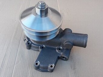 Vodná pumpa na Massey Ferguson