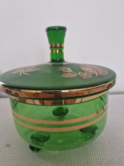 Zelená sklenená dóza