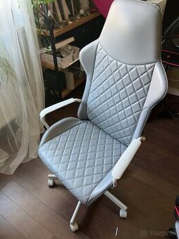 Kancelárska stolička IKEA UTESPELARE