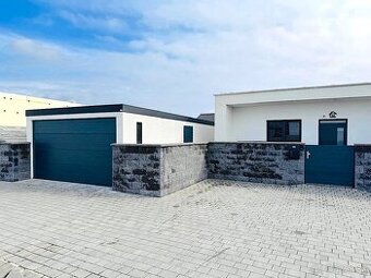 3 izbový RD s garážou a veľkou záhradou, Slovenský Grob