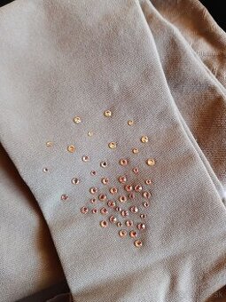 Swarovsky elegantne pancuchove nohavice na krcove zily NOVE