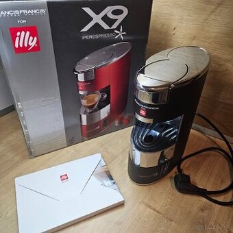 Kavovar Illy Francis Francis X9 + darcek