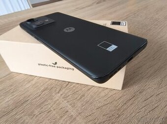 Motorola edge 40 neo 12/256GB v záruke do 9/2026