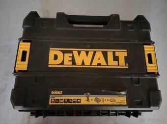 Dewalt kufrík