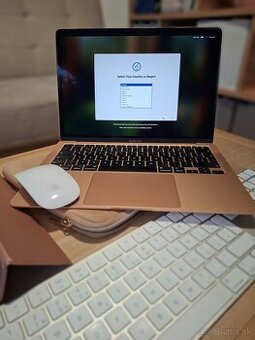 Predám MacBook Air M1 - golden rose