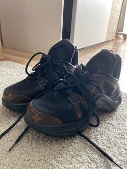 Louis Vuitton Archlight