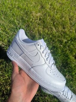 Nike Air Force 1 Triple White 39