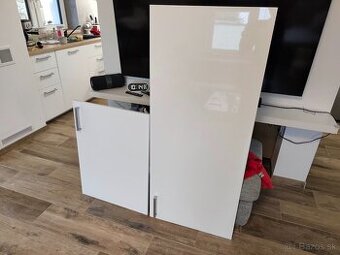 Predáme dvierka kuchynskej linky Ikea