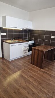 Prenájom garsónka v podkroví-čiastočne zariadená