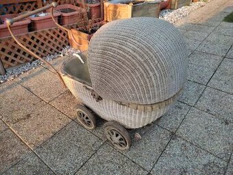 Starozitny kocik kociar