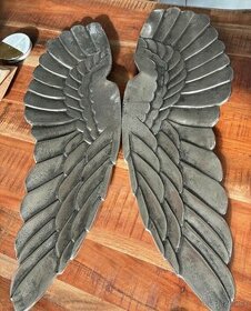 Anjelske krídla - R E Z E R V O V A N É