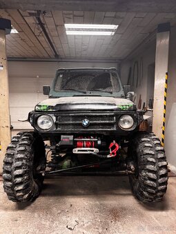 Suzuki Samurai offroad