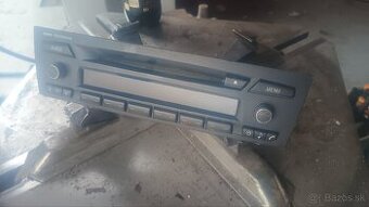BMW E90 rádio