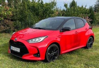 Predám Toyotu Yaris Hybrid - 1