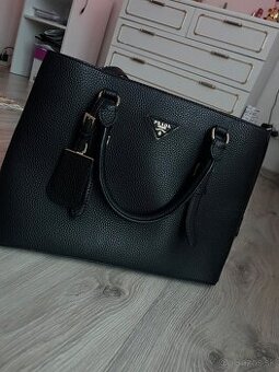 Prada kabelka