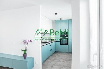 Na predaj kompletne zrekonštruovaný 2-izbový byt s loggiou –