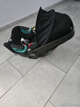 Vajíčko a Izofix základňa Britax Römer