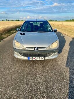 Peugeot 206 1.1 benzín