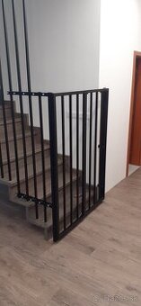 Bránička s rámom, zábrana na schody