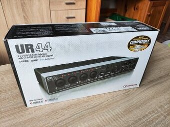 Steinberg UR44 USB zvuková karta