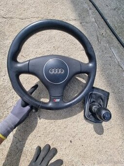 Predam koženy trojramenny volant z Audi S3 8L