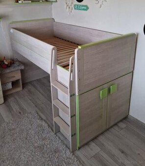 Detská vyvýšená posteľ s písacím stolom