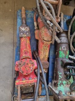 Hydraulická kladiva Epiroc (2x) - stroje 1,1-3t JCB atd.