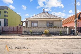 ALL INCLUSIVE | NA PREDAJ 3-IZBOVÝ RODINNÝ DOM S GARÁŽOU, HO